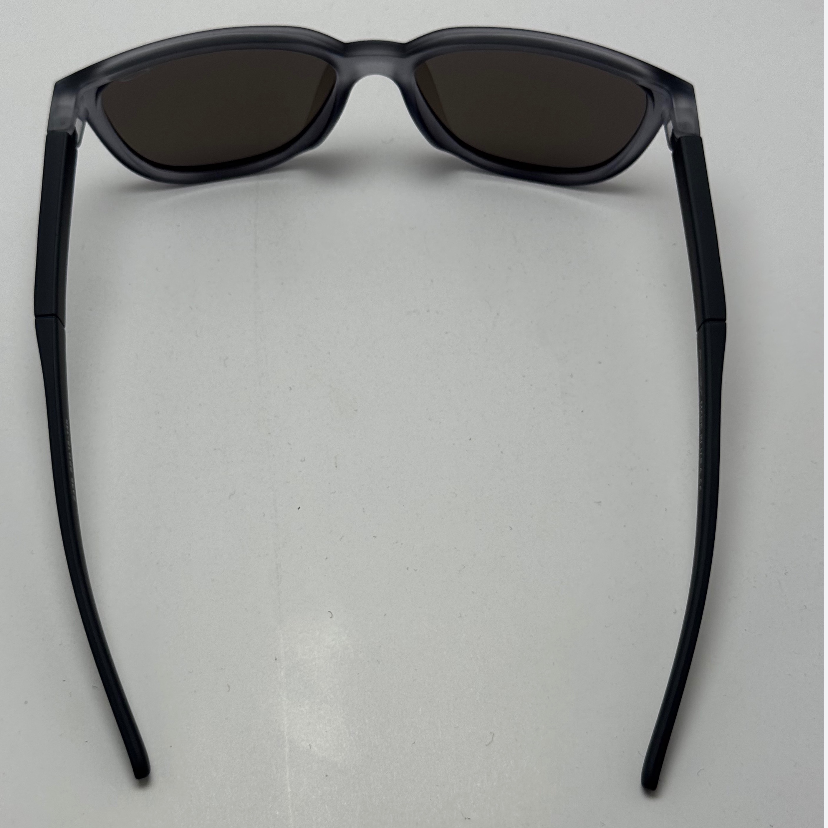 عینک آفتابی اوکلی سبک OAKLEY طوسی عدسی آبی آیینه ای کد 2435 (ارسال رایگان)