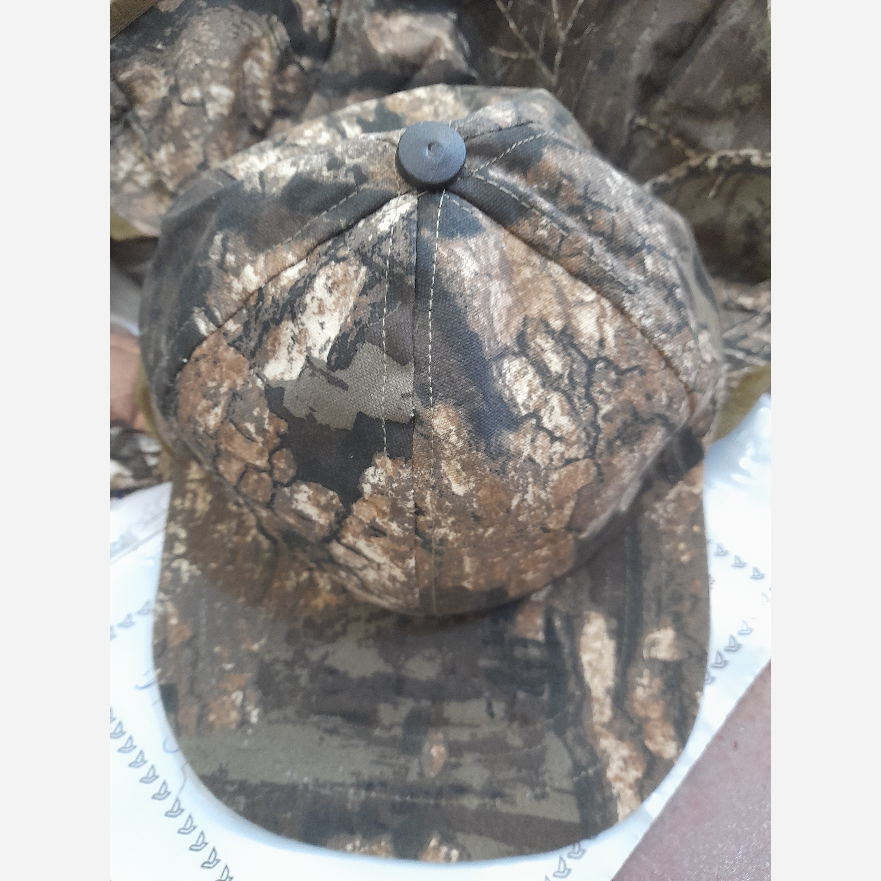 کلاه استتار ماهیگیری،کلاه طرح جنگلی،کلاه لبه دارماهیگیری،کلاه یالدارنخی،کلاه باستانشناسی